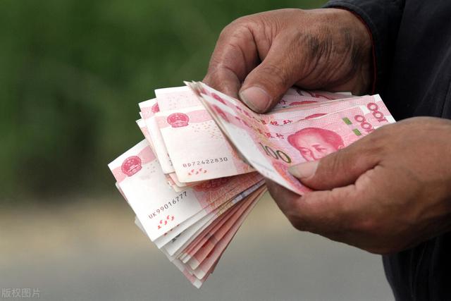 在企业上班,自己工资每月扣350元社保,单位应当承担多少钱呢?