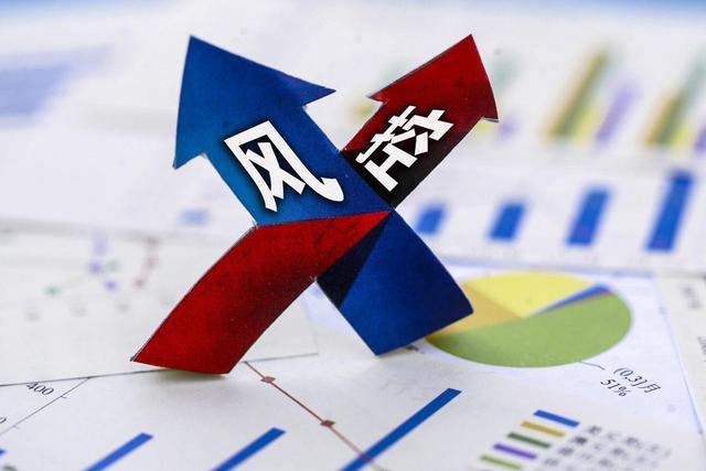 申请信用卡的这些“坑”你踩了吗?网申、柜台、卡员三种区别太大