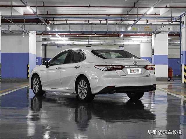 月薪5000元想买凯美瑞卡罗拉?恐怕没你想的那么完美