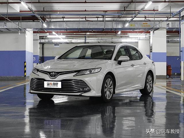 月薪5000元想买凯美瑞卡罗拉?恐怕没你想的那么完美