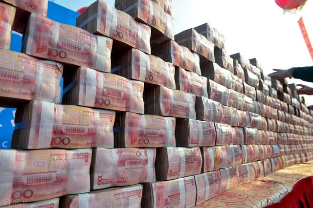 在金融危机发生的时候,应该保留房产还是保留现金?