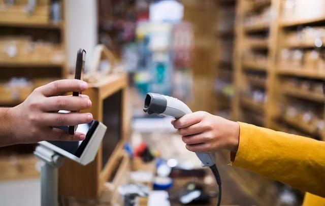 银行卡短信通知服务要取消吗?银行员工表示:不要害怕浪费这笔钱