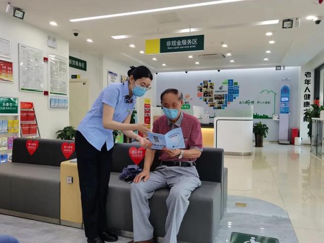 银行更改计息规则,现在拿10万存邮政银行,每年利息还有多少?