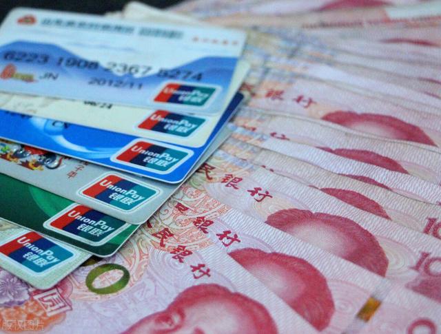 到银行开储蓄卡,柜员要我提供收入证明,这是为什么?