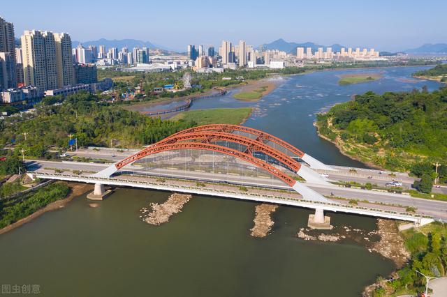 2022年投资策略:蓝筹风格,深V行情,防守优先,关注四个行业