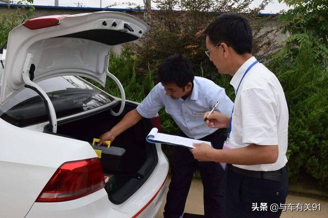 车险怎么买才划算?只需要这4种就足够了,很多新手已经多花钱了