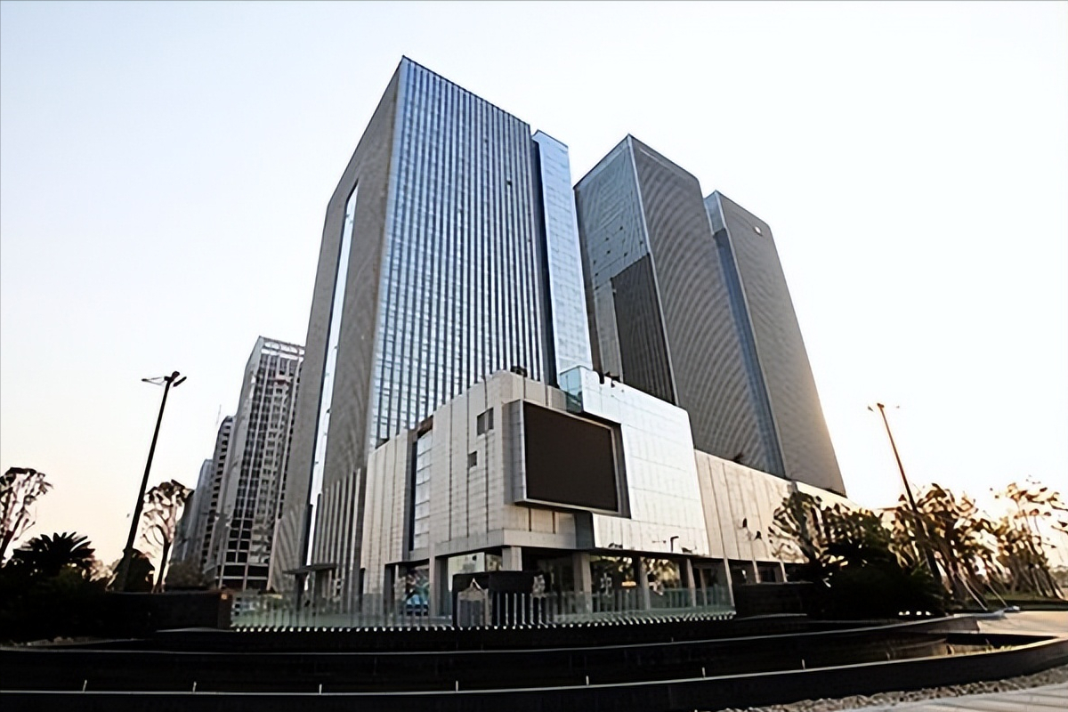 中国股市：被低估的6只“光伏”概念股，机构重仓持有，建议收藏