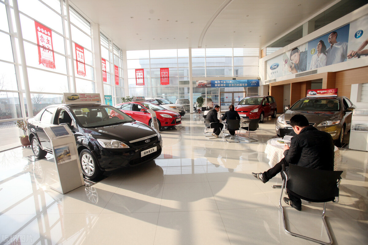15万买的车，4S店鼓励客户开13万的发票，这是什么套路？
