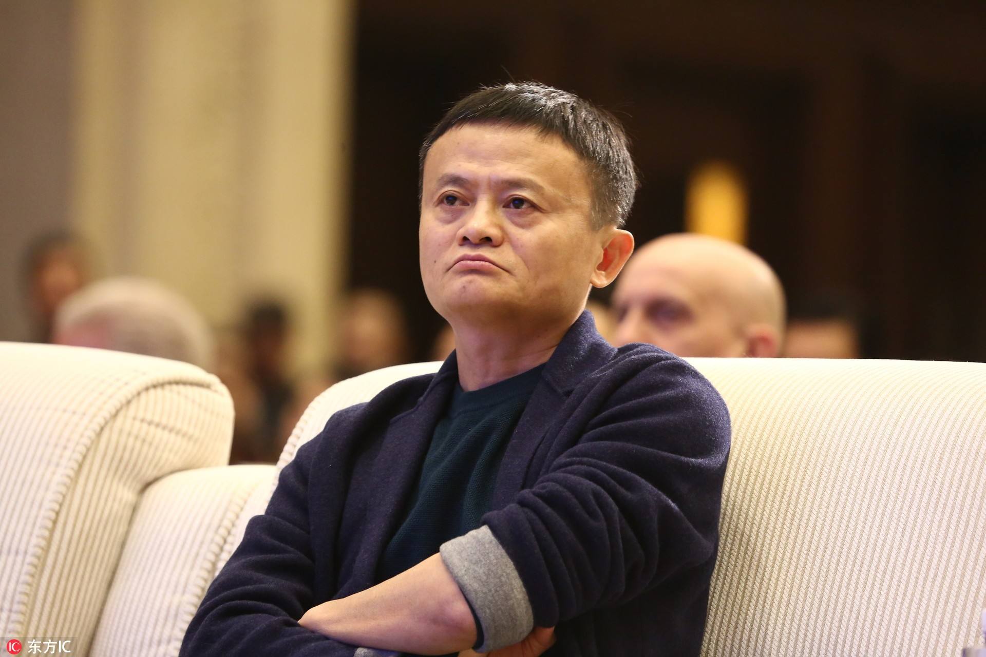 刘强东、马云、黄峥，电商大佬退休后究竟在忙什么？