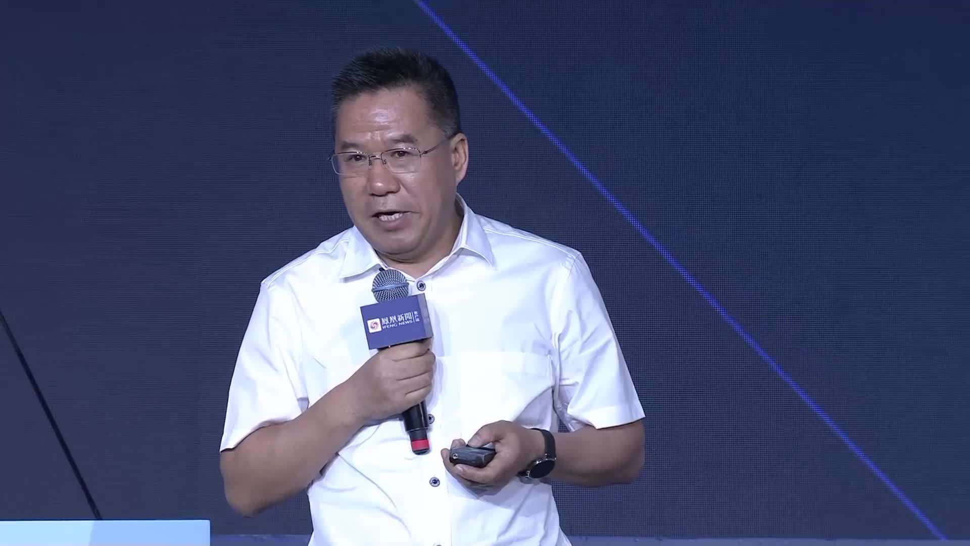 马光远被网友“逼疯”，中国的房价会大涨还是大降？