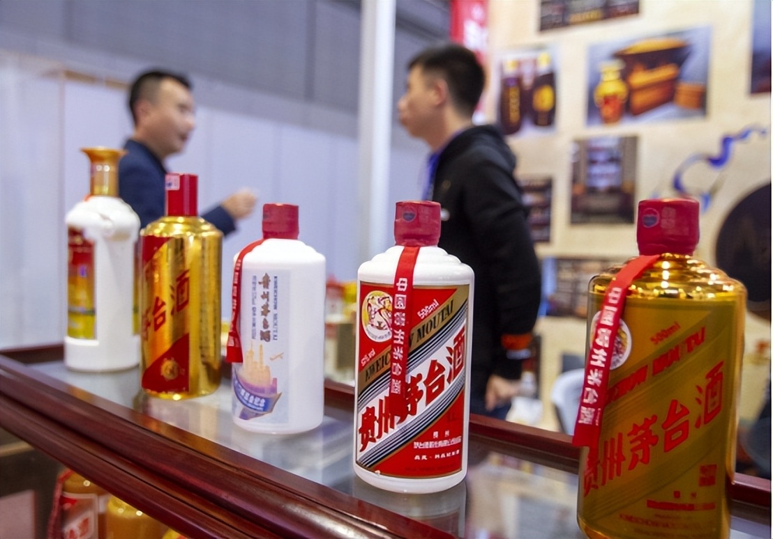 茅台产量过亿，为何还是“一瓶难求”？不是没货，其中内幕被揭开