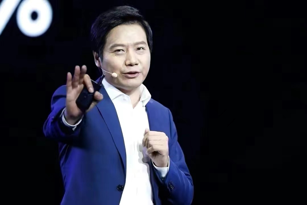 雷军不再持股欢聚集团，仍担任监事职位