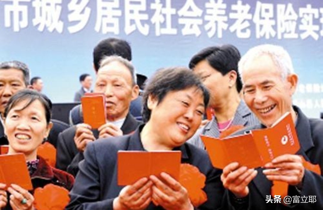2022年退休老人按工龄发养老金，满30年工龄发放5000元，可行吗？