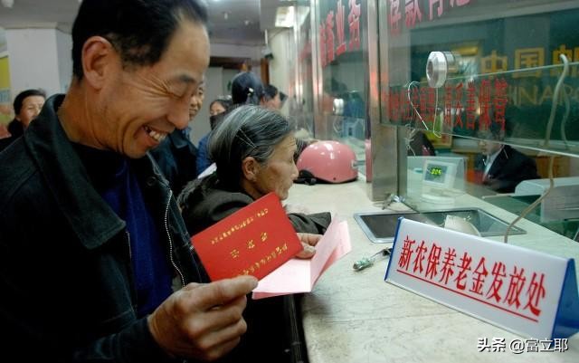 湖南60岁农民，2022年能领取多少养老金？网友：真让人羡慕