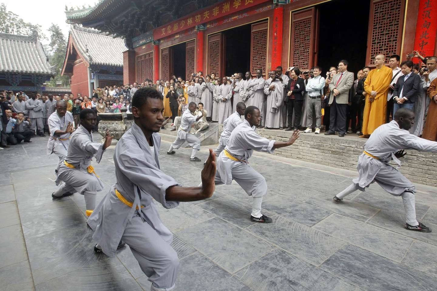 搞地产、造网红、开直播，少林寺什么时候变味了？