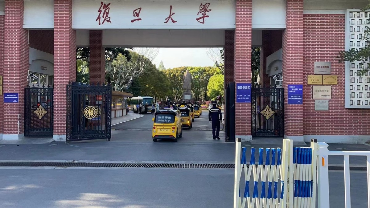 上海疫情居民买菜难，菜到底卡在哪个点？这个小配送车能帮上忙吗
