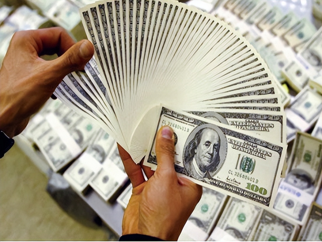 2个月减持208亿美债，如果中国将1万亿美债全部抛售，会怎么样？