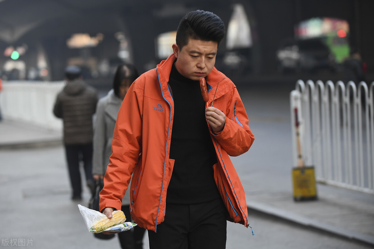 人人都有拖延症，它让你一事无成，两个解决办法试试吧