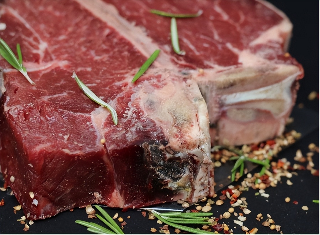 菜比肉贵咋回事？猪肉开始两极分化，为何会出现这种局面？
