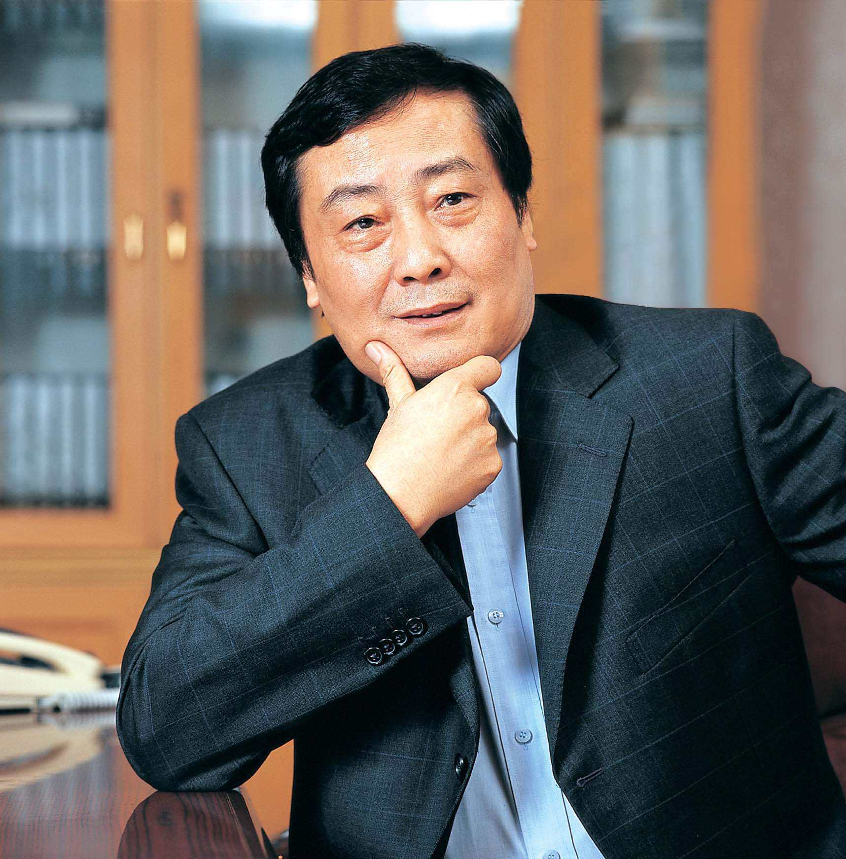 风投女王徐新：身价百亿依旧在社区群里抢面包，曾投出两任首富