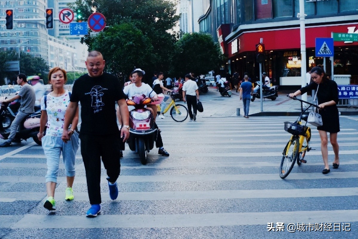 长沙五一商圈地标建筑两度流拍，无人竞买，该如何打破南强北弱