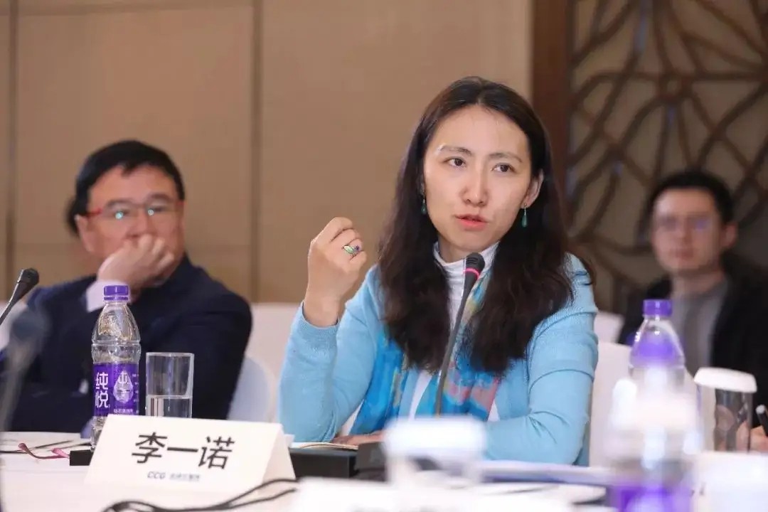 清华才女李一诺：27岁博士毕业，4年生3个娃，替世界首富花钱