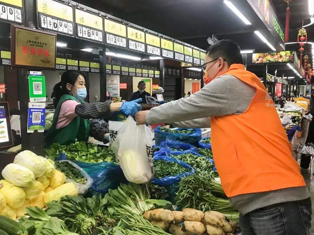 跑腿小哥，站在上海“食物链”的顶端