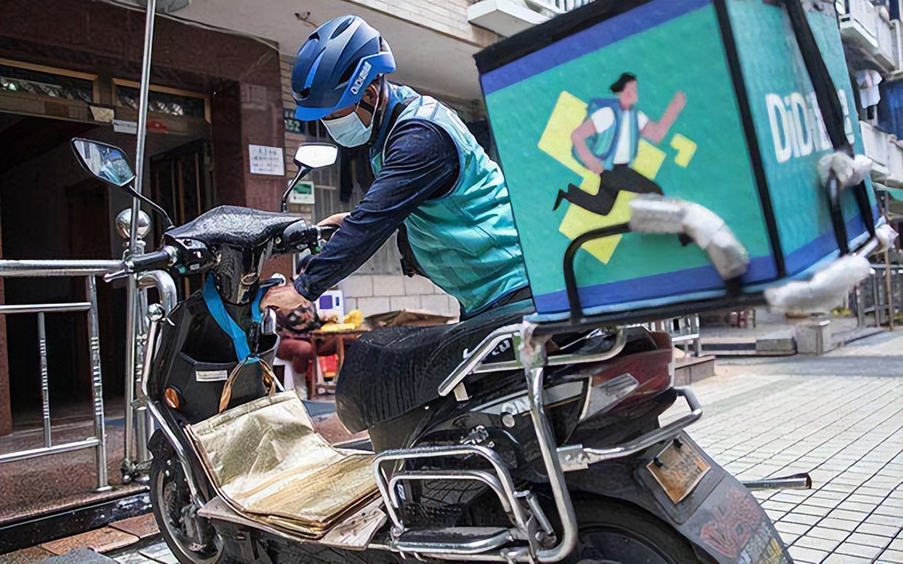 我在上海跑腿：露宿街头，每天只睡几个小时，日薪过万
