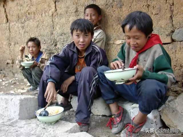 为什么越是穷人的孩子成熟却越晚？底层人如何跨越阶层呢？