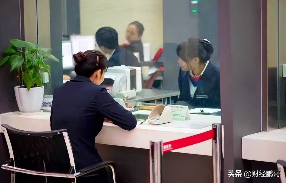 为什么银行的钱不过夜，每天现金还要早晚来回押运？