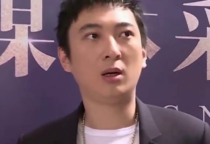 王思聪微博被禁，王健林早有警告，姜还是老的辣