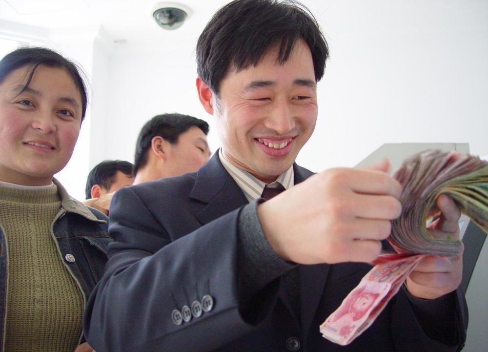 存款多少钱？每月才有4000元利息，相当于多一份工资