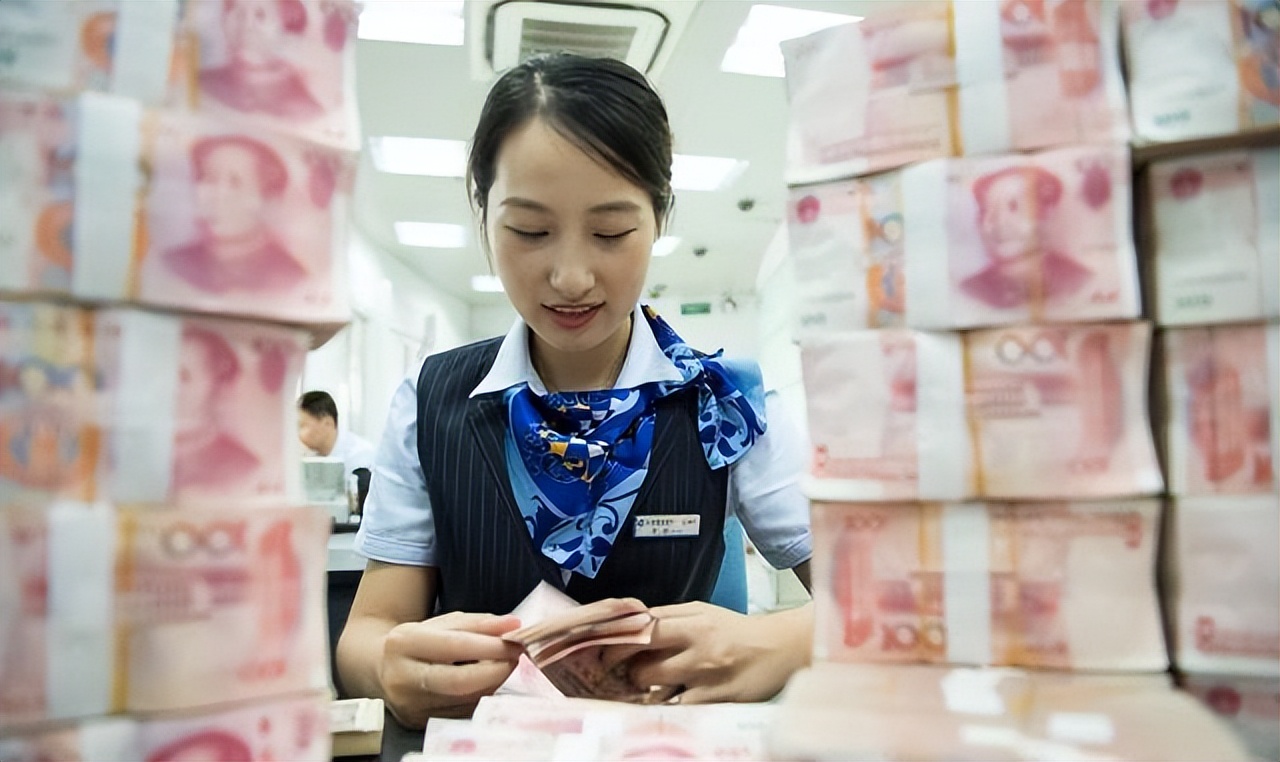 存款多少钱？每月才有4000元利息，相当于多一份工资