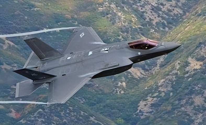 美国F-35满世界的卖，不怕发动机技术泄密吗？美国：就怕两个国家