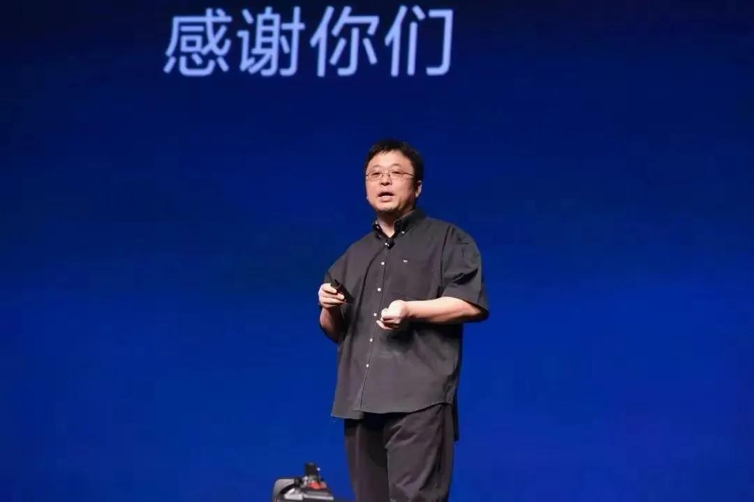 俞敏洪否认罗永浩被新东方开除：他是自己走的