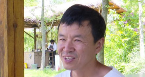 钱赚够回家开农场有多爽？大佬辞职逃离“北上广”，每天喂鸡种地
