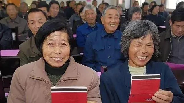 2022年养老金上涨标准定了！哪些人领得钱多？看了这些你就知道了