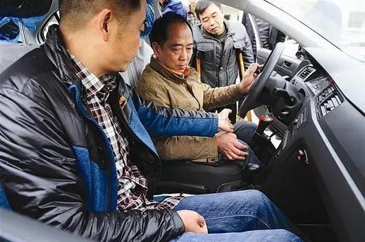 各位车主注意了！只需考取这种驾照，摩托车、三轮车就都能骑了