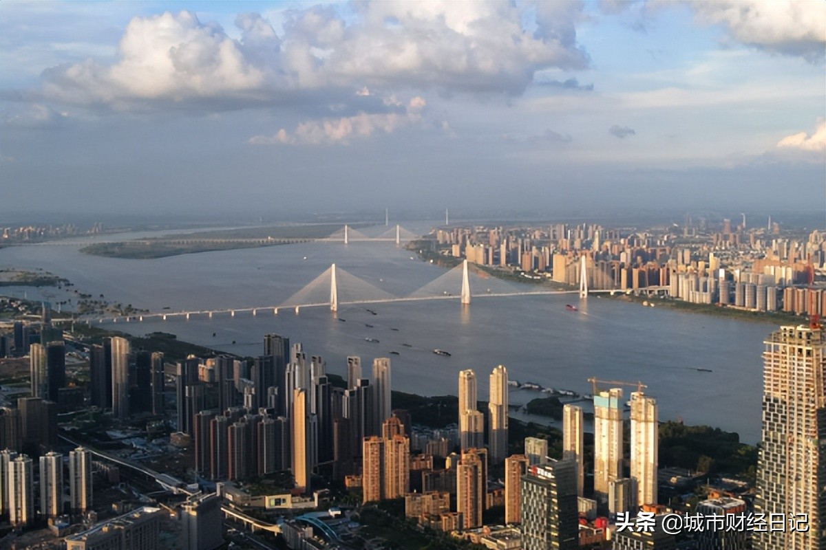 2022一季度GDP万亿俱乐部迎来扩容，鄂皖沪晋级，山东逼近两万亿