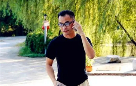 富豪身家上亿却还俗出家，父母不愿相认，妻子：愿再无来世