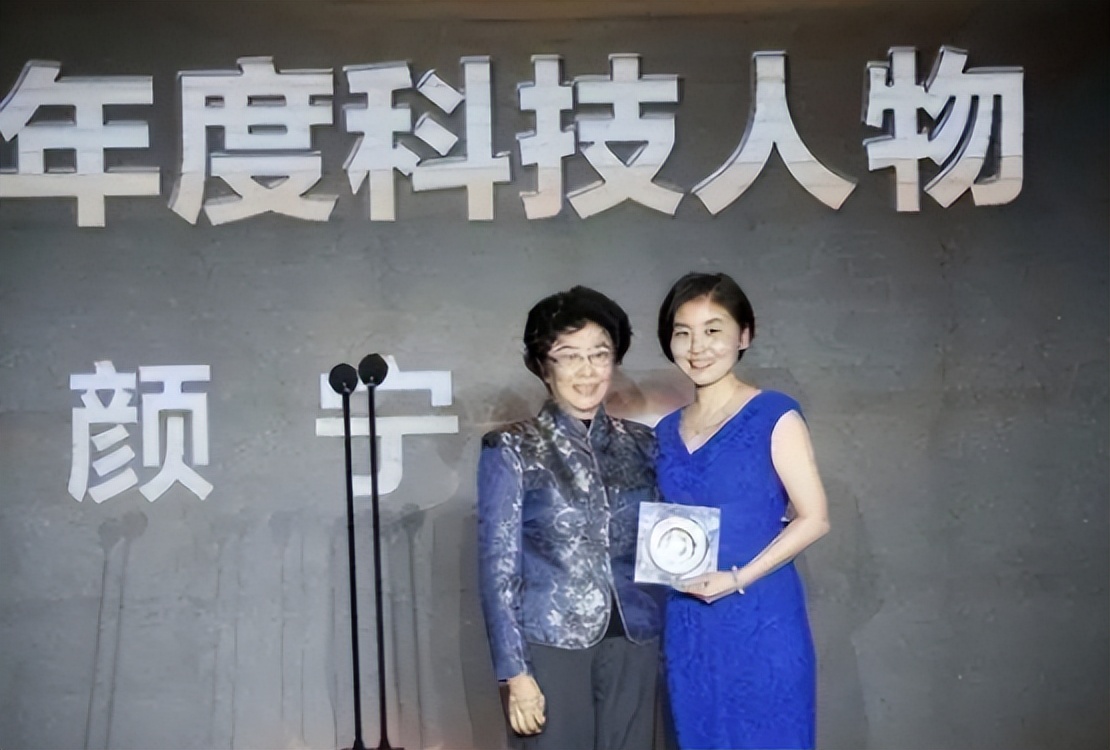 清华女教授“弃国归美”，为美又立新功，困扰国际50年难题被解开