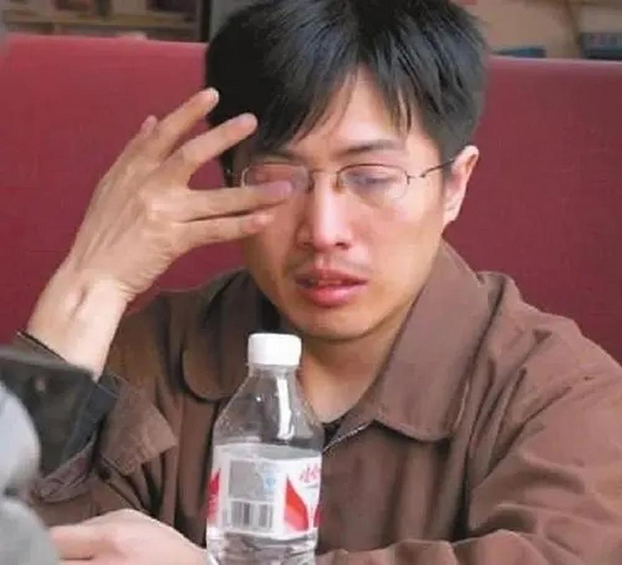 985大学生吃住网吧4年，高材生容易沉迷游戏只因读书多？