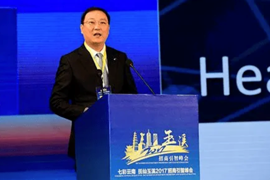 娶央视一姐董卿，曾斥资60亿买上海地皮的商界大佬神秘消失了