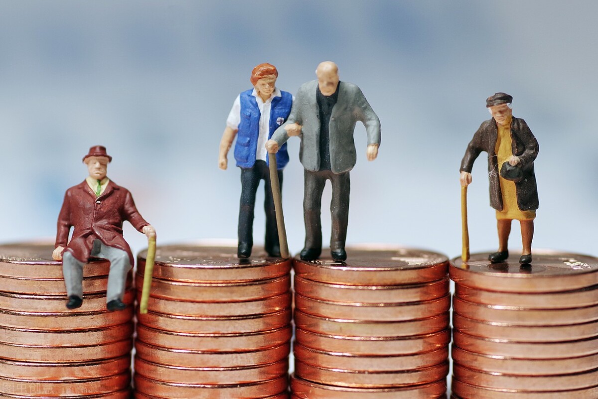 浙江80岁以上退休人员，养老金现在有多少？今年又能涨多少？